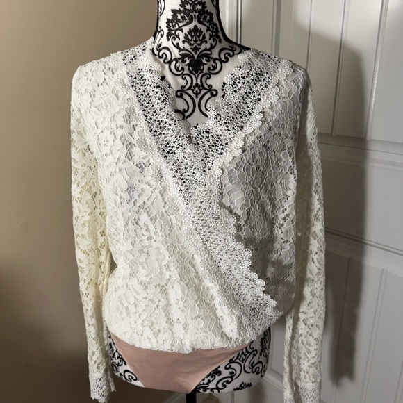 Strut & Love Lace Bodysuit NWT - Picture 1 of 6